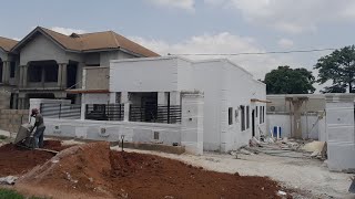 People Did Not Believe The Land Size Can Contain This House. 3Bedroom House For Sale At Pakoso