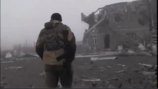 После боя ополченцы обходят аэропорт ДНР 14 12 Донецк War in Ukraine