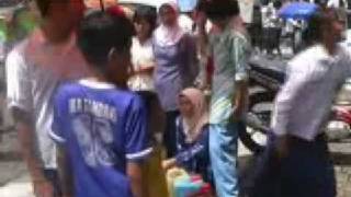 Minyak Antri diCiledug.flv