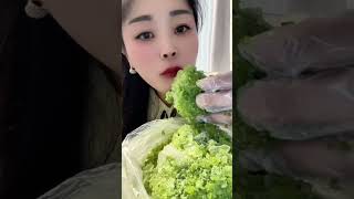 Ice ASMR frozen freezer eating #mukbang #icebites #asmreating #iceasmr