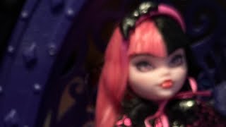 Vlogtober - Monster High Unboxing - Draculaura - She Is So Cute