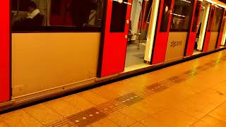 GVB S1 47 + 56 coming in & M5 107/108 departing @ Amsterdam Central Subway Station