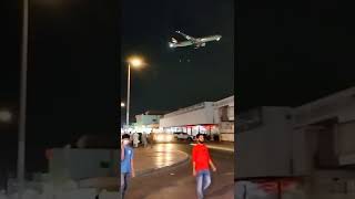 Close up landing at Dubai International Airport | planespotting