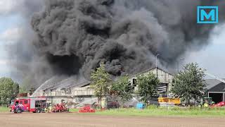 Zeer grote brand bij landbouwbedrijf in Almkerk