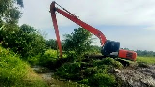 Kejar Angpaw‼️Long Reach Excavator Nyebrang Parit Simpang Tiga