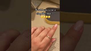 How to wear a ring on the index finger? 🤔 Seriously… don’t know ….