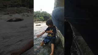 pemandian sungai di alam liar ditengah hutan Sumatera#pemandianalam #hutanangker