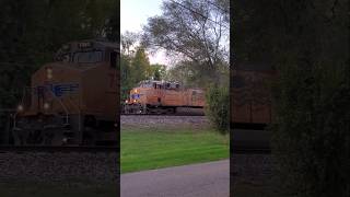 Union Pacific 7382 and CSX 444 roll south through Glendale Ohio #unionpacific #csx