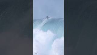 Kaulana Apo Over the Falls Banzai Pipeline #surfing #hawaii #crash