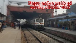 Kanpur amritsar weekly spl overtake Hsx Fzr passanger train at Jalandhar cantt #overtake #110kmph