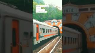 momen saat kereta memasuki trowongan!!