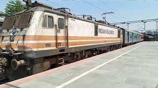 15705 Champaran Humsafar Express || Katihar - Old Delhi Junction