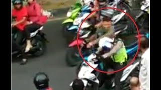 Srempet TNI Trus Nylonong Pergi, P0LISI ini Langsung Kena BOGEM Mentah Di Jalan Raya