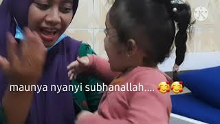 Subhanallah..... gadis kecil suka dzikir