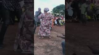 African mom can dance 😰😱♨️#shorts  #dancemom #African