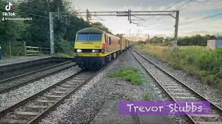 Freightliner class 90 approach at Acton Bridge