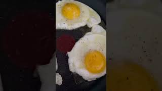 Morning Eggs 🍳 Fried Egg #sunnysideup #breakfast #eggs #trending #viralvideo #satisfying #food