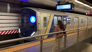 A train at Lexington Avenue-63rd Street