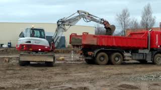 PELLE A PNEUS TAKEUCHI TB295W