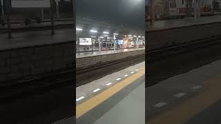 LOKOMOTIF MALAM DI STASIUN JATINEGARA