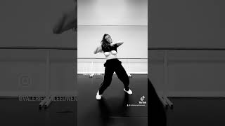 Hey Mama choreography by Lody, danced by Valerie van Leeuwen