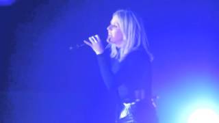 2016.02.09 - Ellie Goulding - Delirium Tour Antwerp - Outside