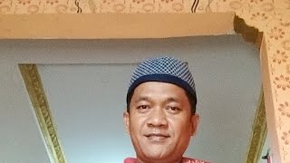 Jangan Main Hp aja.Sholat dulu Lur