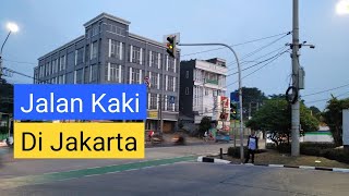 Jalan Kaki Di Jatinegara, Jakarta