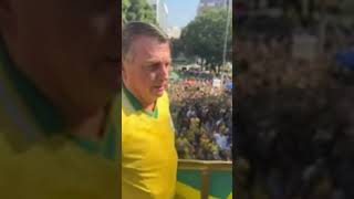 BOLSONARO RECEBE APOIADORES NO RIO