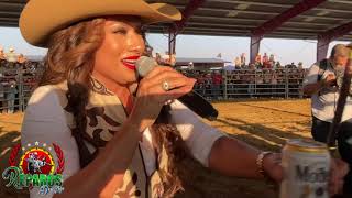 ALEJADRA ROJAS Y SU SHOW DE CABALLOS EN LOS BAÑOS CA