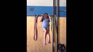 CrossFit CrownTown - 6 year old girl does pull-up