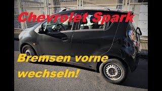 Chevrolet Spark M300 Bremse vorne wechseln, Bremsscheiben + Bremsbeläge erneuern!