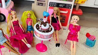 Barbie bebeğin doğum gününde arkadaşları ona hediye ne aldı