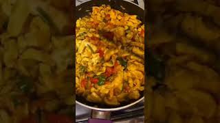 طريقة عمل صنية البطاطس بالفراخ اللذيذة جداً😋🍗🍗🥔🥔 باقي الفيديو عندي علي القناة