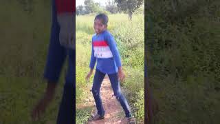 Kamar Teri left right #trendingshorts #dance #explorer #love #explorelove #song #viral#youtubesort