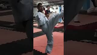 Treino de exame de faixa na OTC. chute na base. #taekwondo #carloscosta #carloscostaotc #defesa