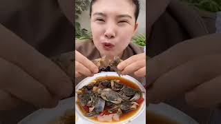 makan sup kepiting