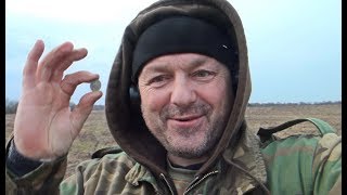 Ветер  чуть не сдул меня но  я всё равно копал серебро ! -Metal Detecting