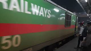 Narsapur to Dharmavaram Express Arriving to Vijayawada Junction Hauled With WAG 9