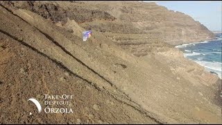 High and low pressures, Paragliding in Lanzarote (with caption)