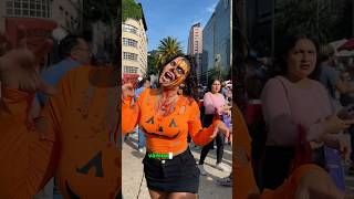 Me convirtieron en calabaza ZOMBIE 🧟‍♀️🎃 #shorts #cdmx #ciudaddemexico #marchazombie