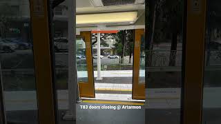 T83 doors closing at Artarmon station