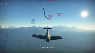 War Thunder en español - F4u 1d corsair  trepada en espiral defensiva