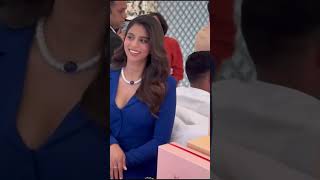 Suhana Khan looks pale in front of Kareena Kapoor #shortsvideo