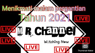 Menikmati malam pergantian tahun 2021