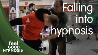 He is going to fall | Hypnotized guy over relaxed during street hypnosis | with tutorial discussion