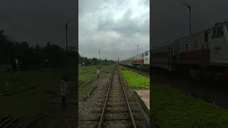 DI SUSUL KA. AIRLANGGA #shorts #trains #passengertrains #keretaapiindonesia #railfans #kaairlangga