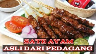 Sate Ayam Bumbu Kacang Lengkap Dengan Olesan Sebelum Dibakar