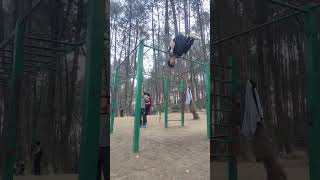 handstand to swing transition #motivation #calisthanic #handstandworkout #parkour