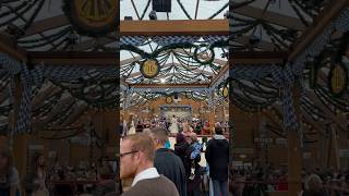 What food is served at Oktoberfest? | Oktoberfest in München 2024